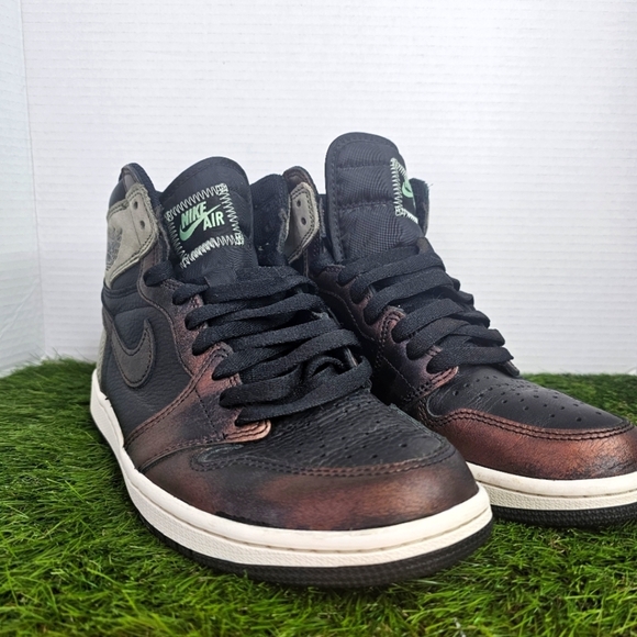 Air Jordan 1 Retro High OG 'Patina' 555088-033 - Picture 2 of 10